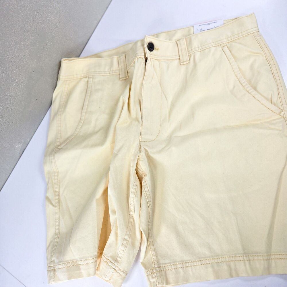 St. John's Bay Men's Flat Front 9" Inseam Comfort Stretch Shorts Cream NWT